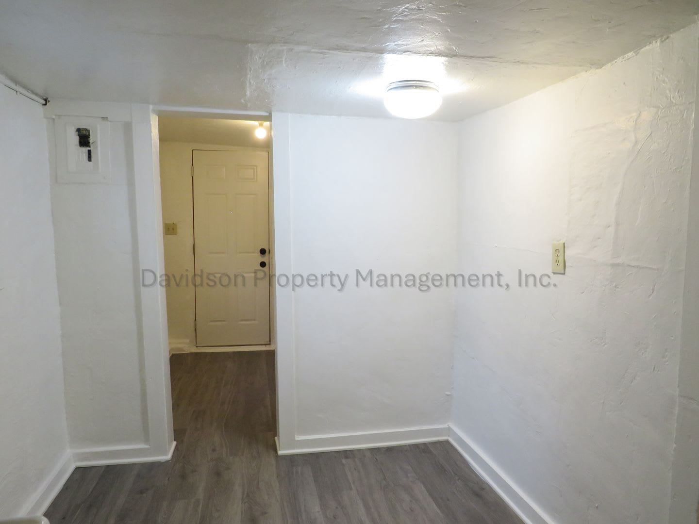 Updated Cottage Centrally Located Near The Olympic Training Center – photo 2