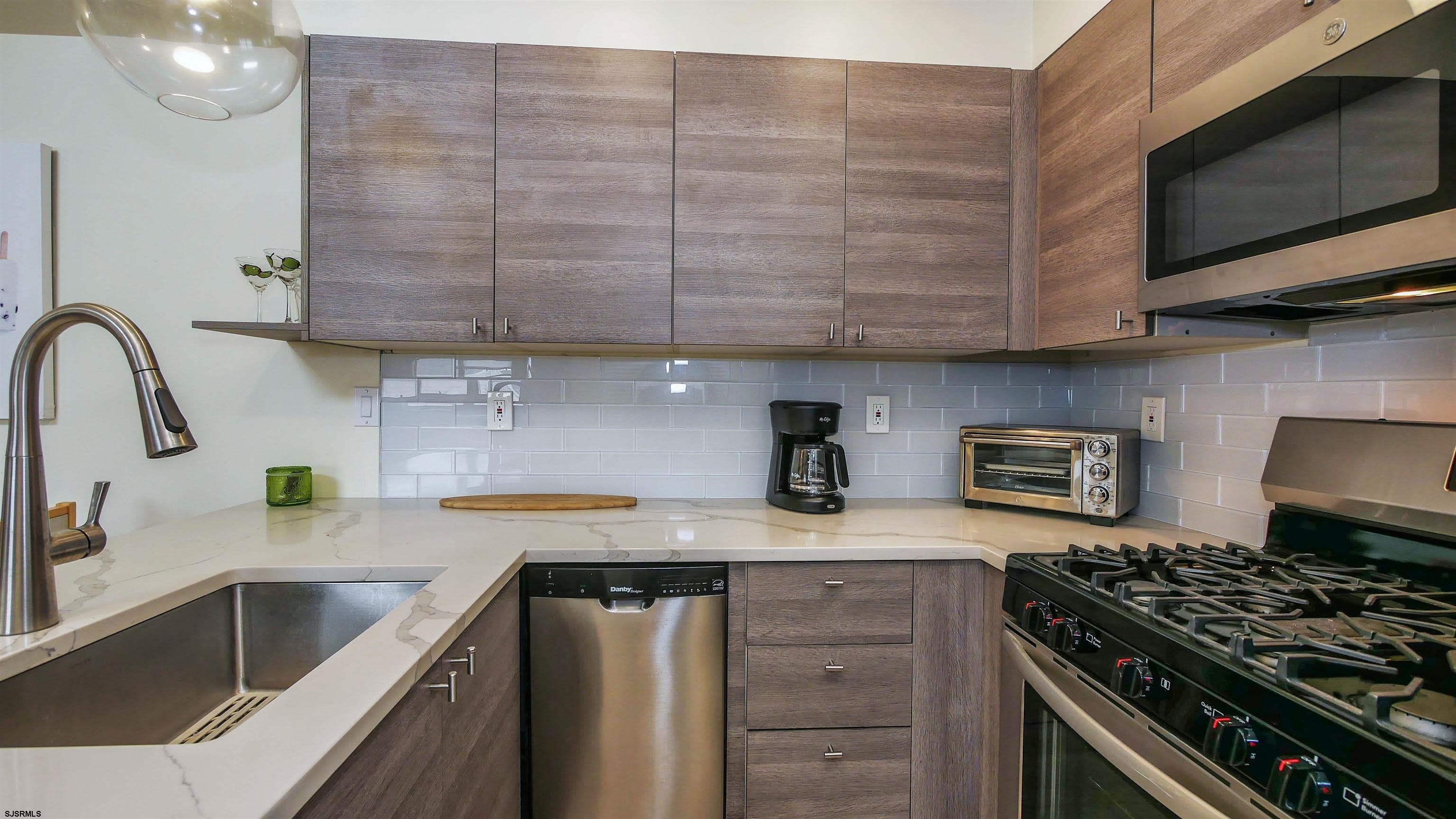 6 N Adams – photo 5