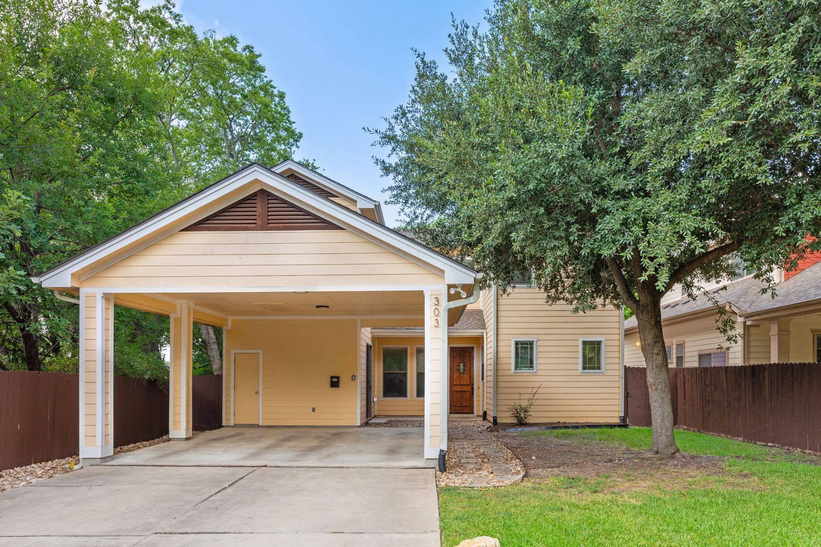 UT PRE-LEASE: Beautiful 6 BR / 4 BA North Loop Area, Mins to UT – photo 3