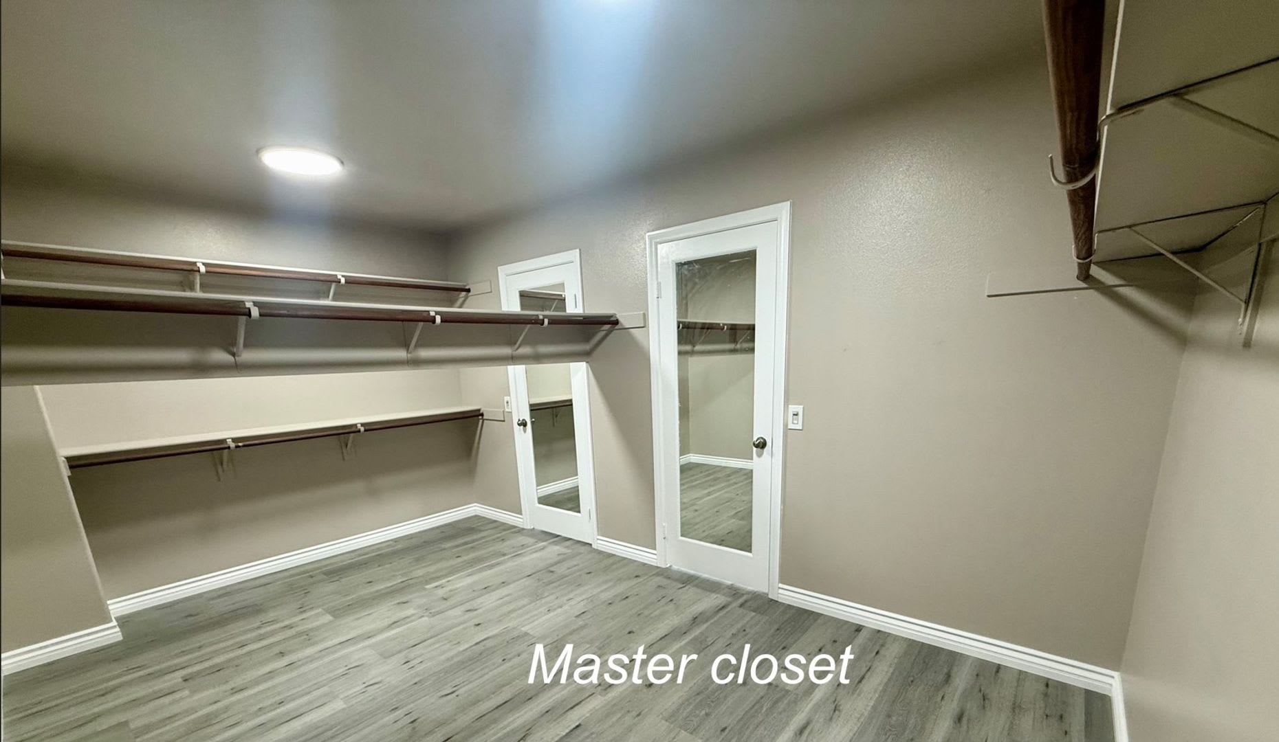 Spacious 5-Bedroom Home with 3-Car Garage In Perris – photo 1