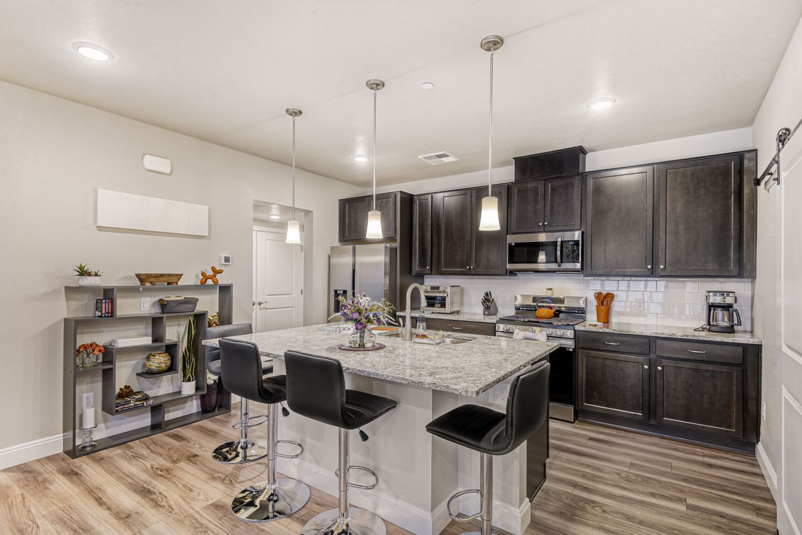 Contemporary Parker Condo – photo 3