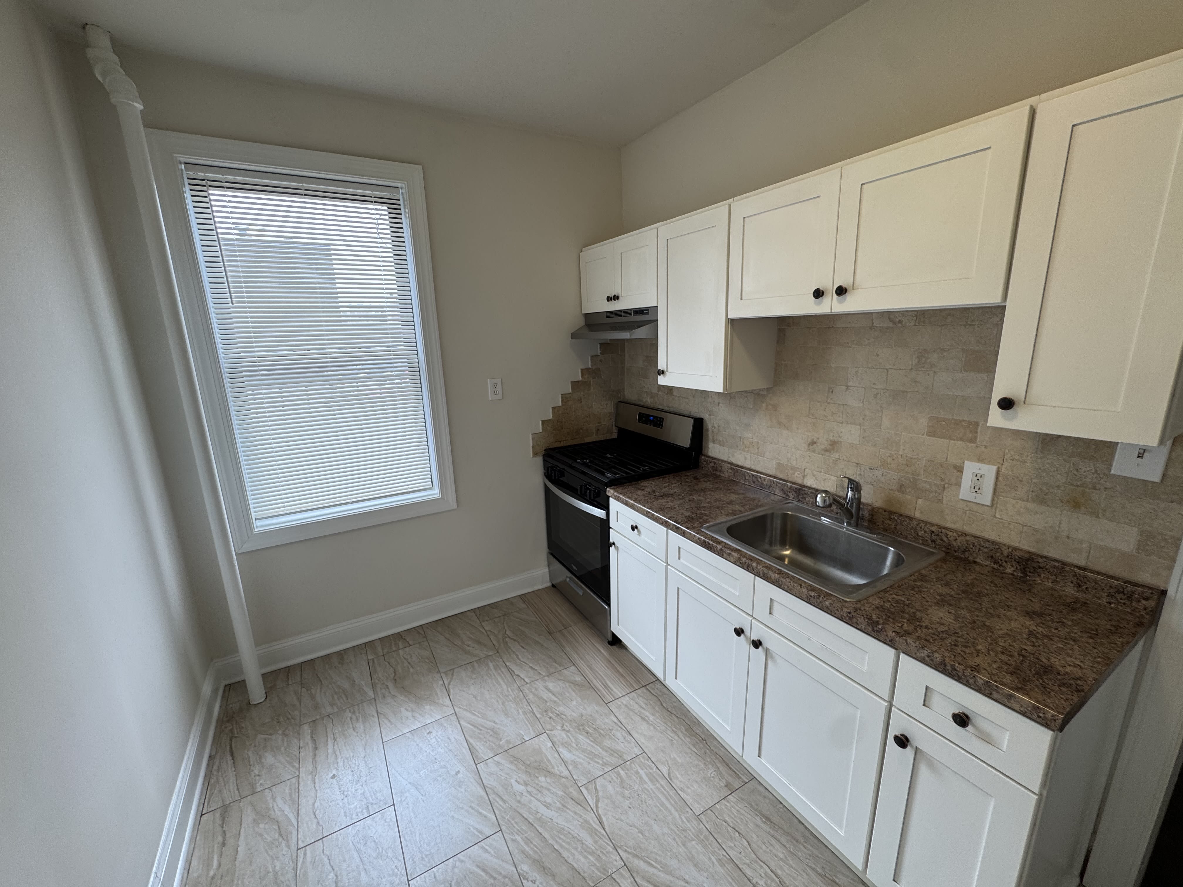 1931 John F Kennedy Blvd – photo 1