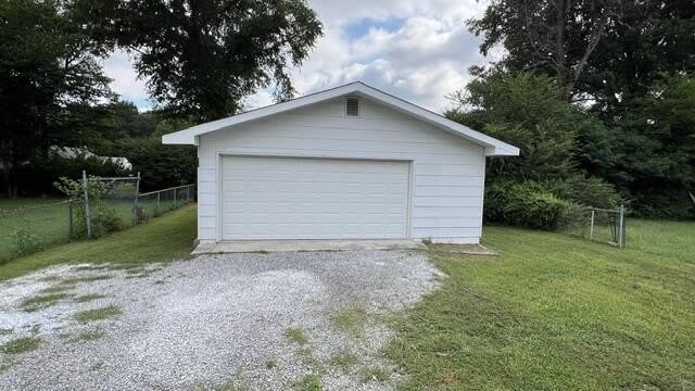 5325 Marion Avenue – photo 3
