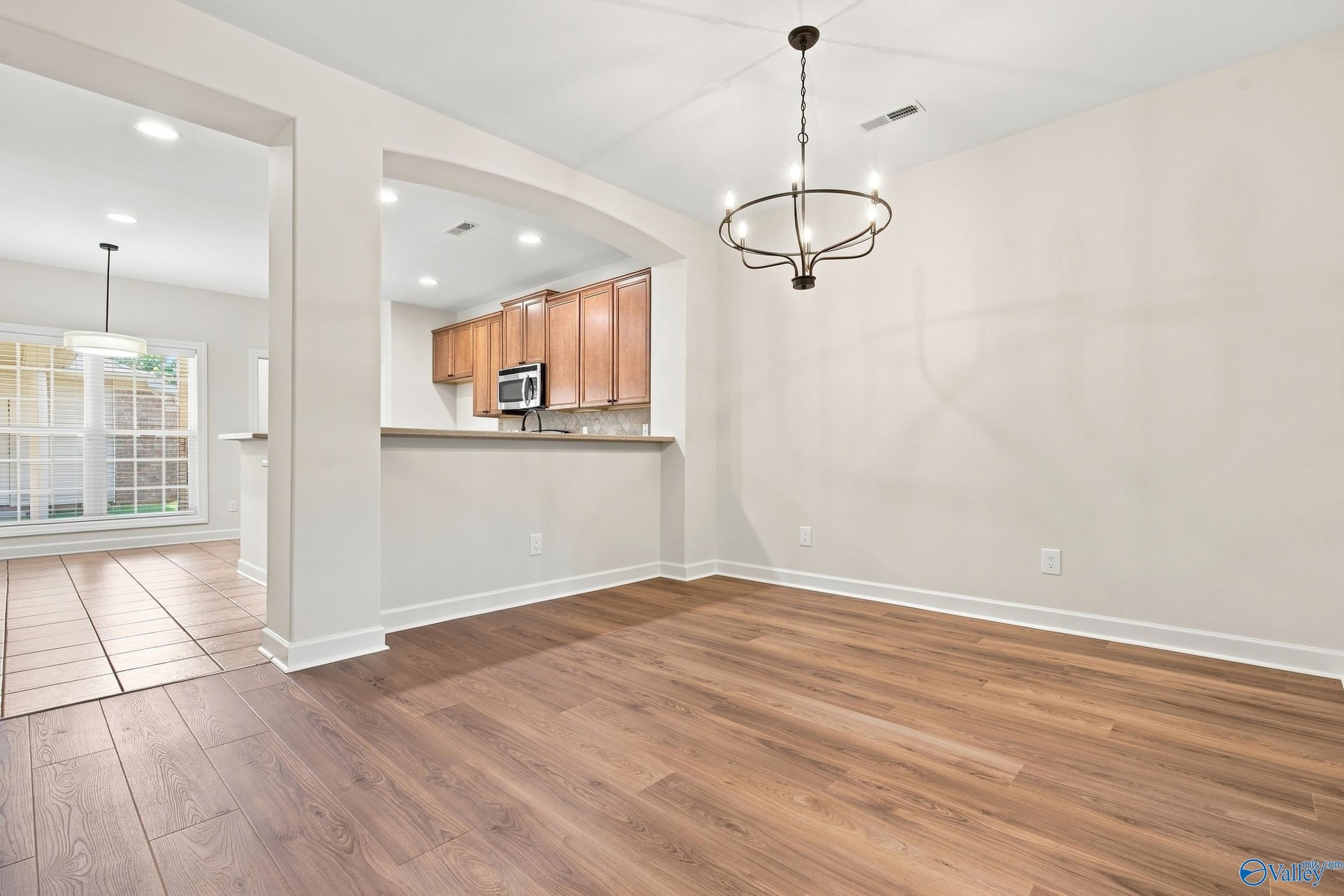 1003 Scarlet Woods – photo 3