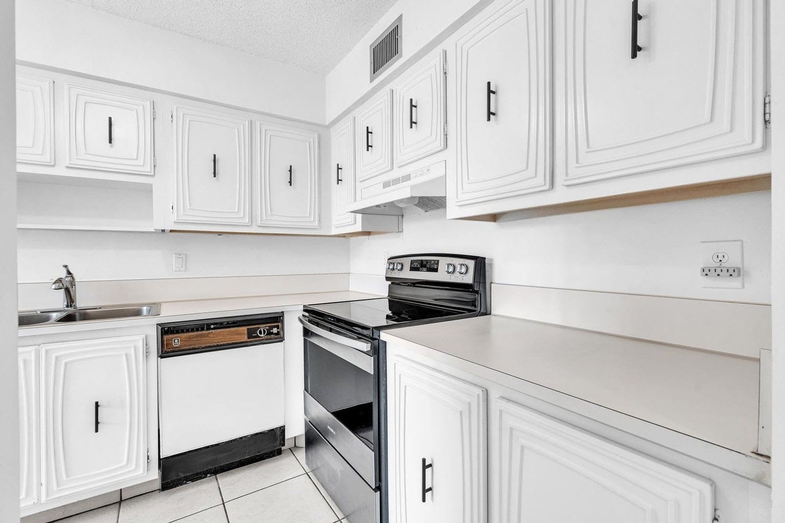 Beautiful 2 bedroom 2 bath in Delray – photo 2