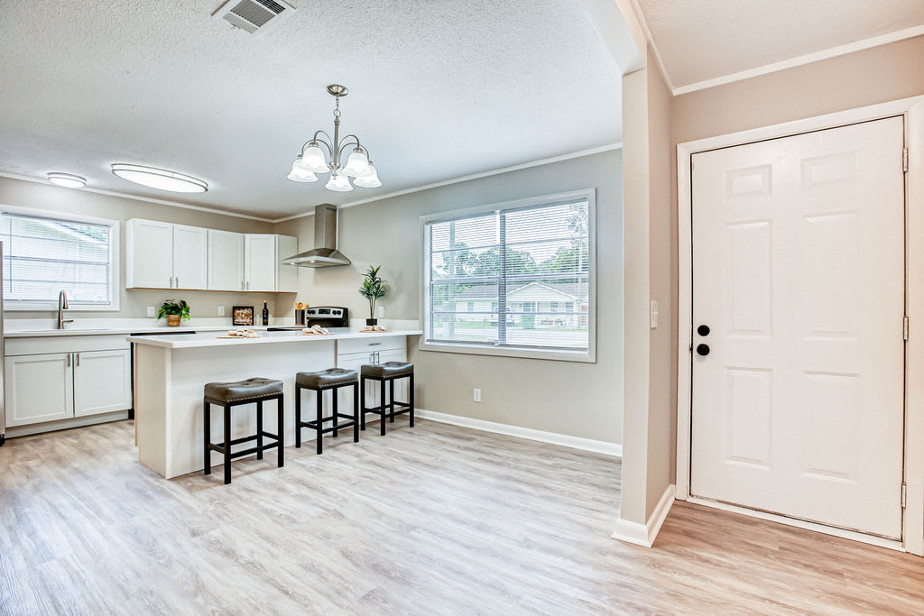 710 Fleming Rd – photo 5