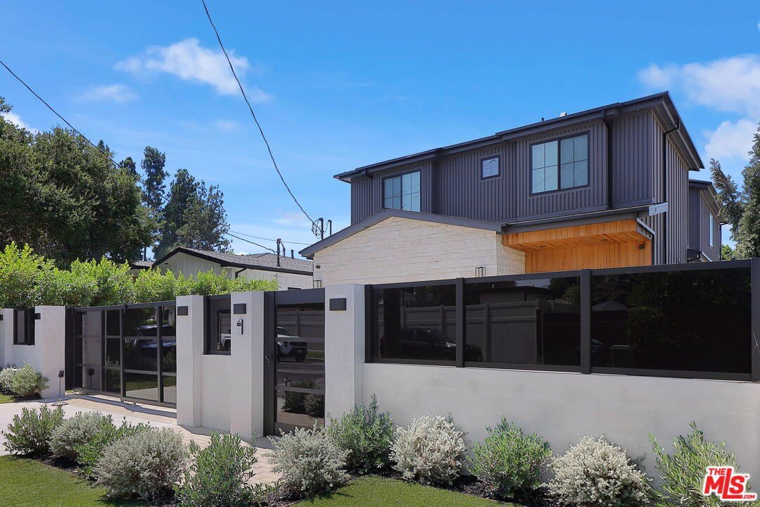 5917 Rhodes Ave – photo 3