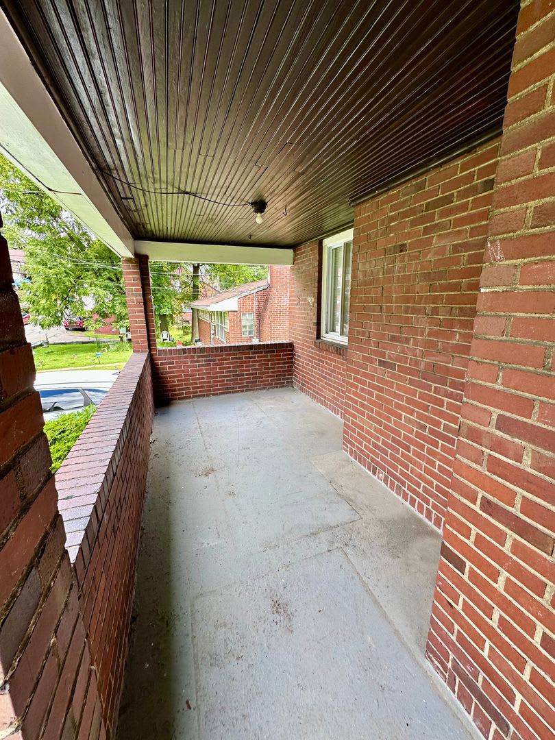 Lovely Three Bedroom Home – photo 2