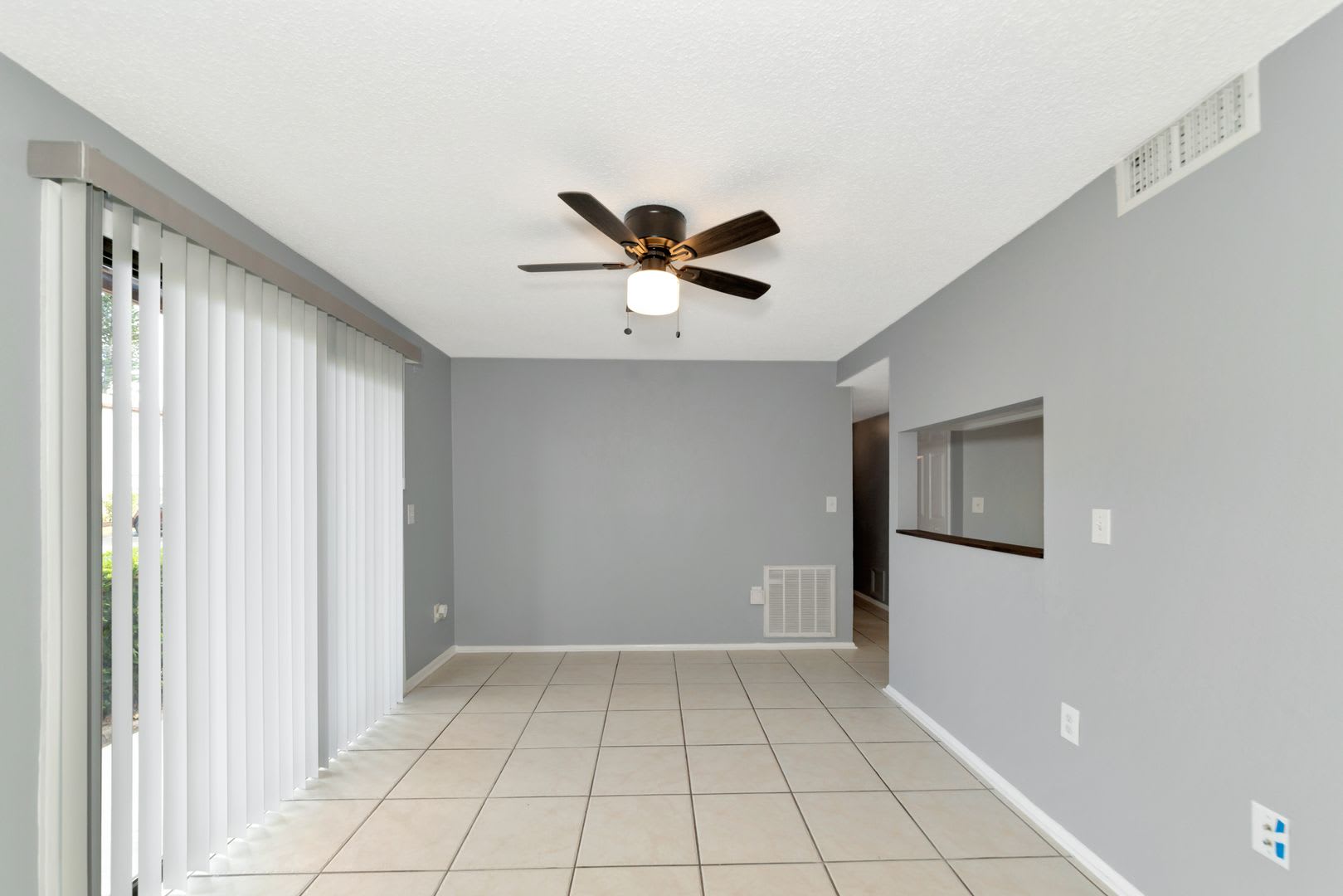 Unfurnished Annual Rental – photo 3