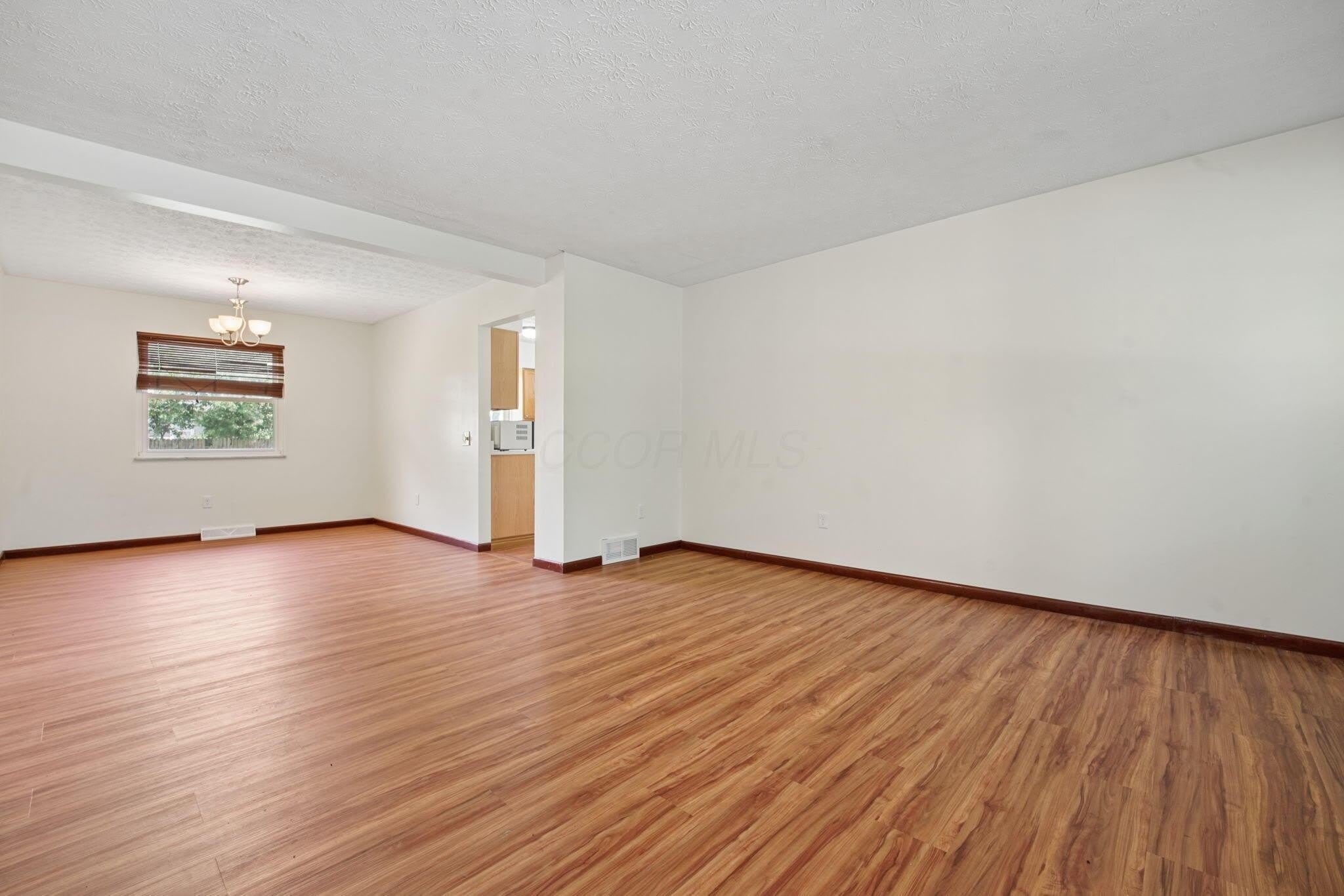 1806 Balsamridge Road – photo 2
