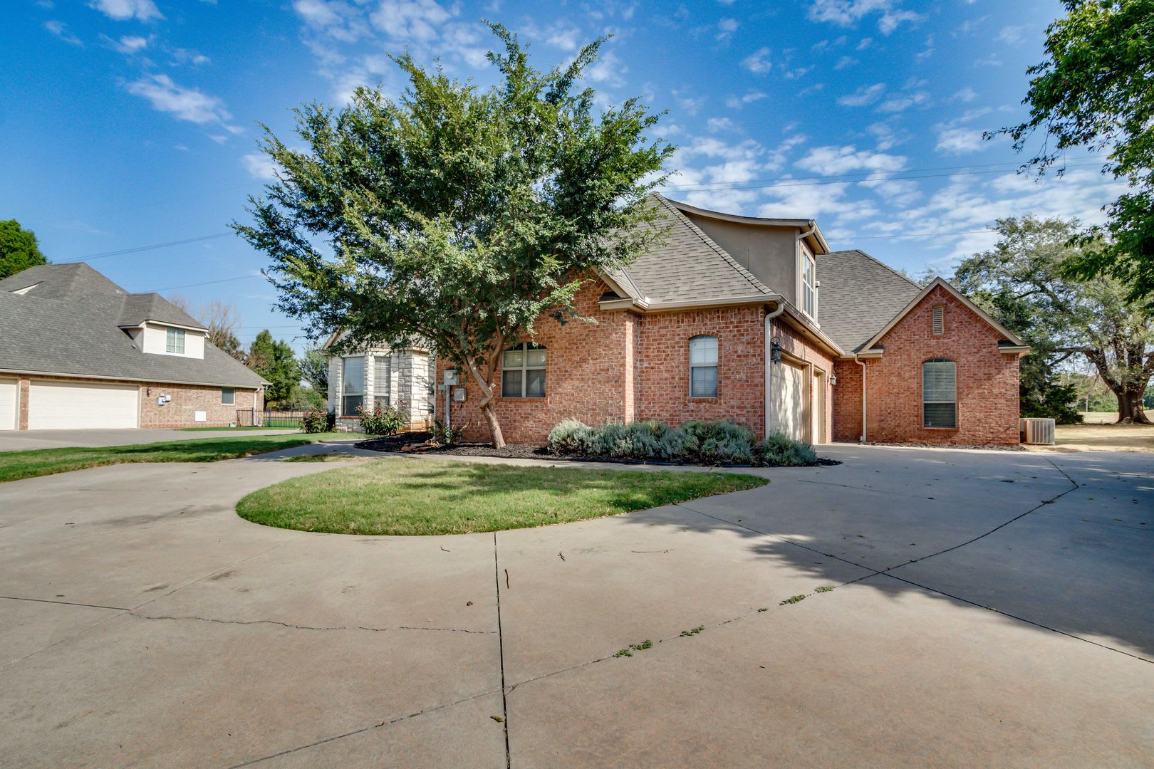 Beautiful 4Bedroom Home tucked away on a quiet cul-de-sac in Coffee Creek! Edmond Schools! Available Now!!! – photo 4