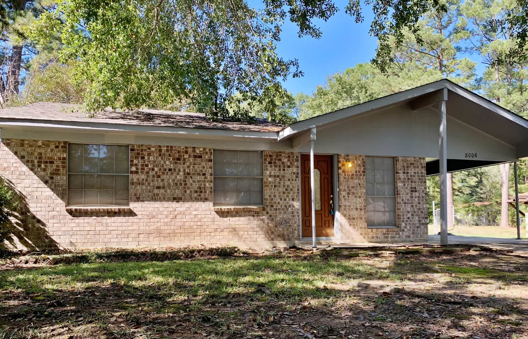 3 bedroom 1.5 bathroom – photo 1