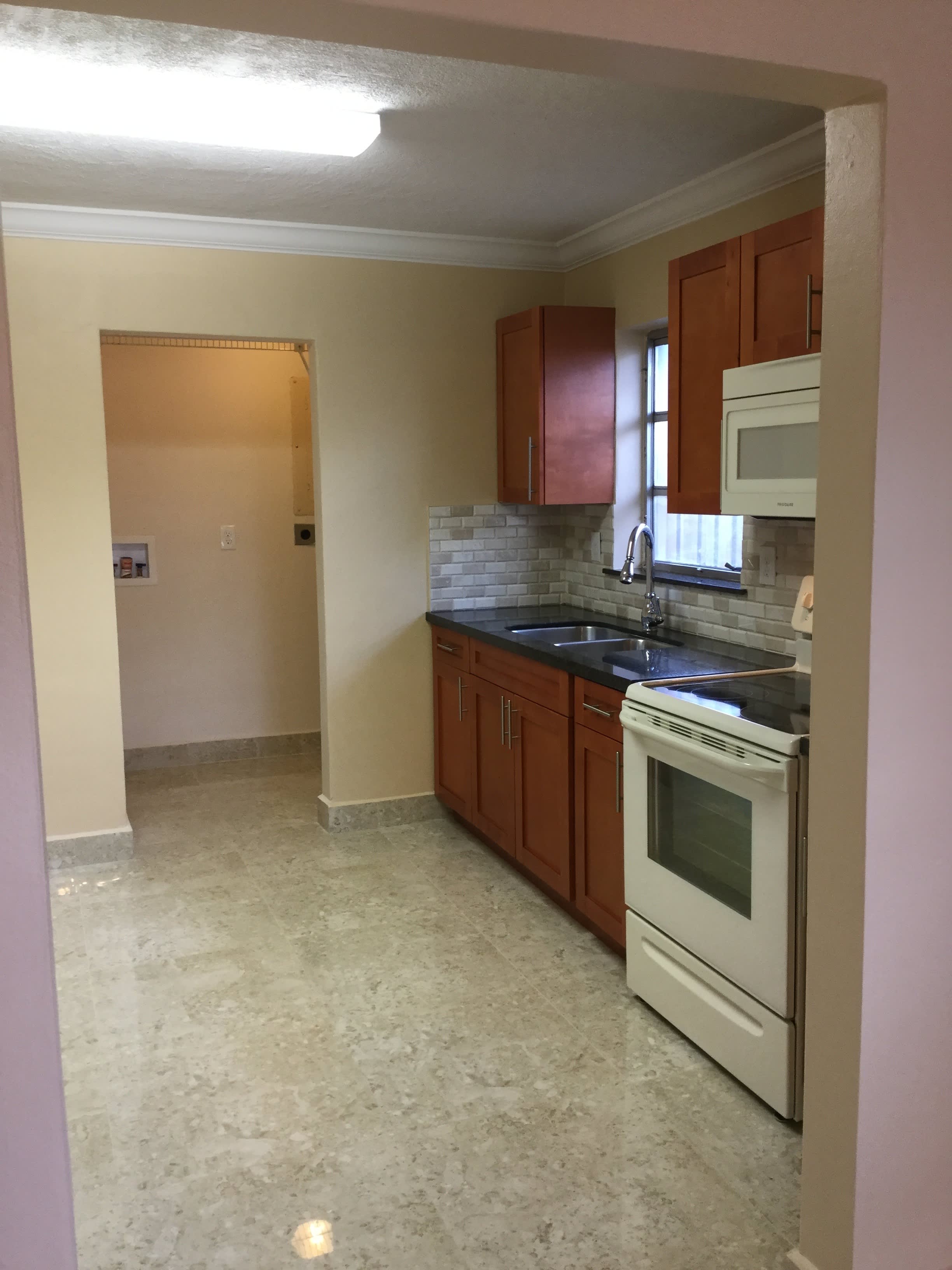 867 Se 10th St – photo 3