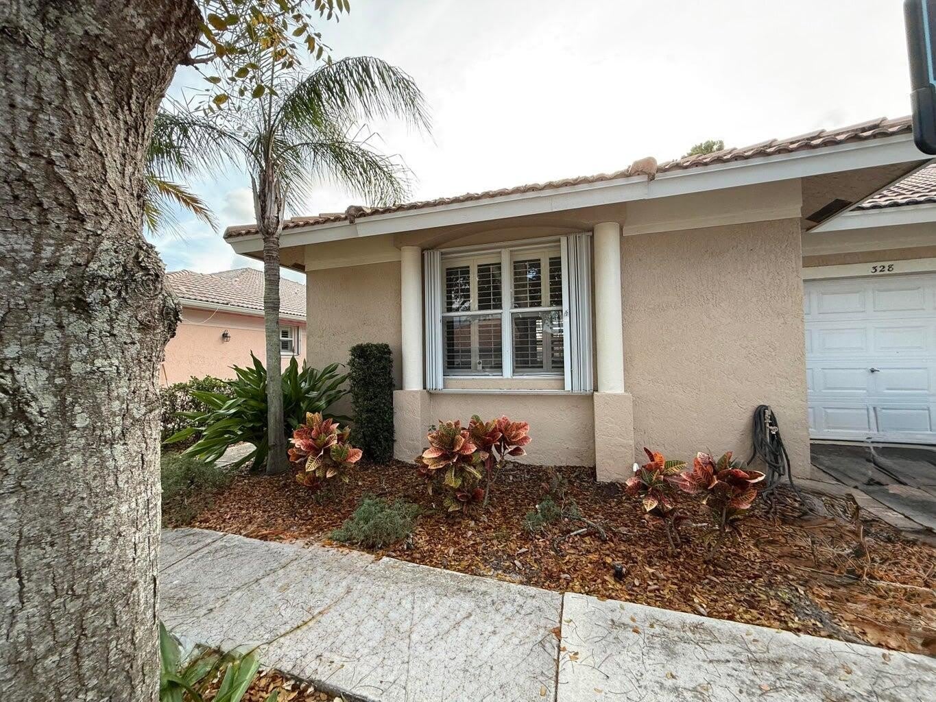 328 W Coral Trace Circle – photo 1