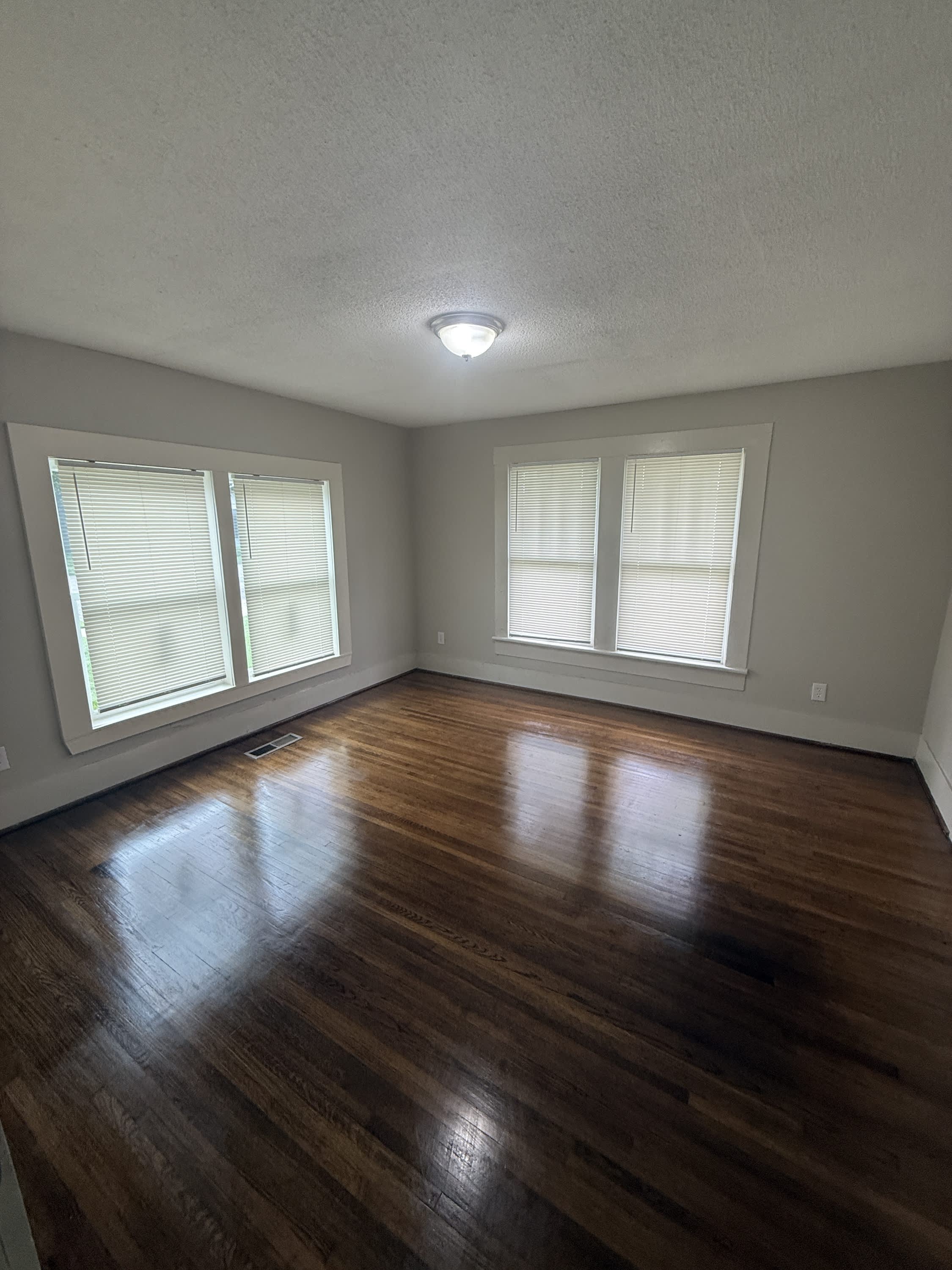 1050 Jackson Boulevard – photo 5