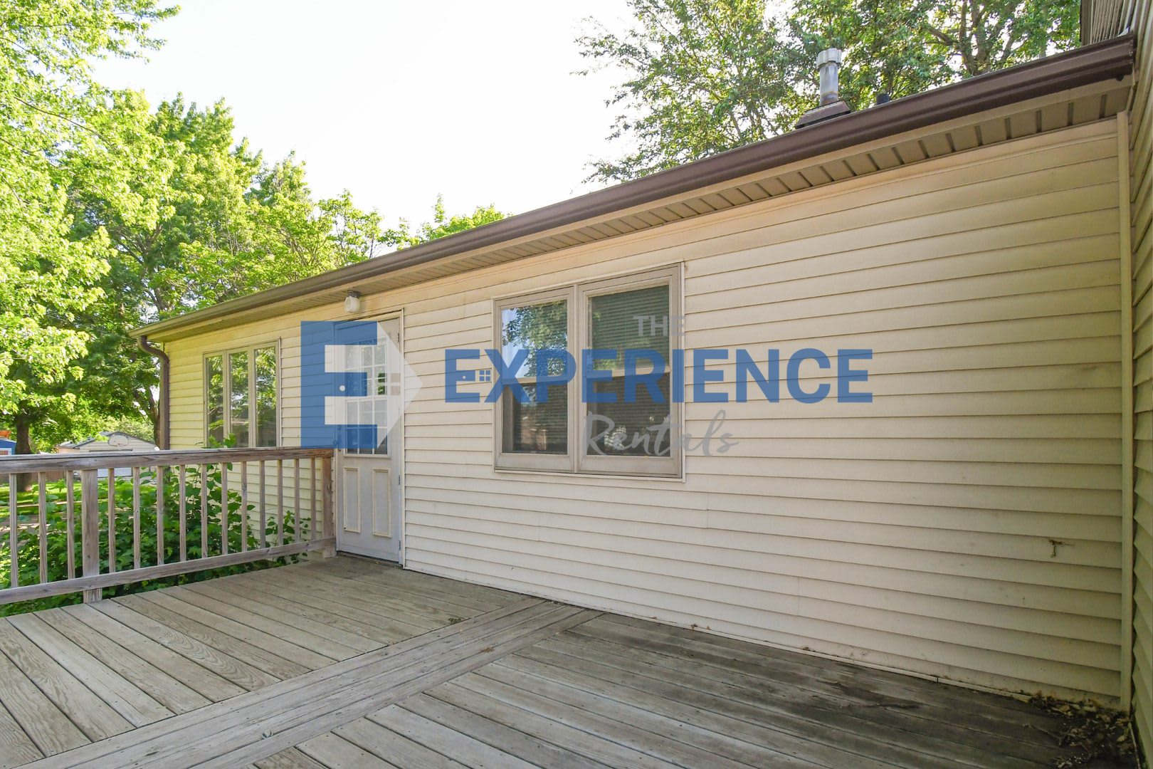 Charming 3-Bedroom Single Family Home East Sioux Falls! – photo 2
