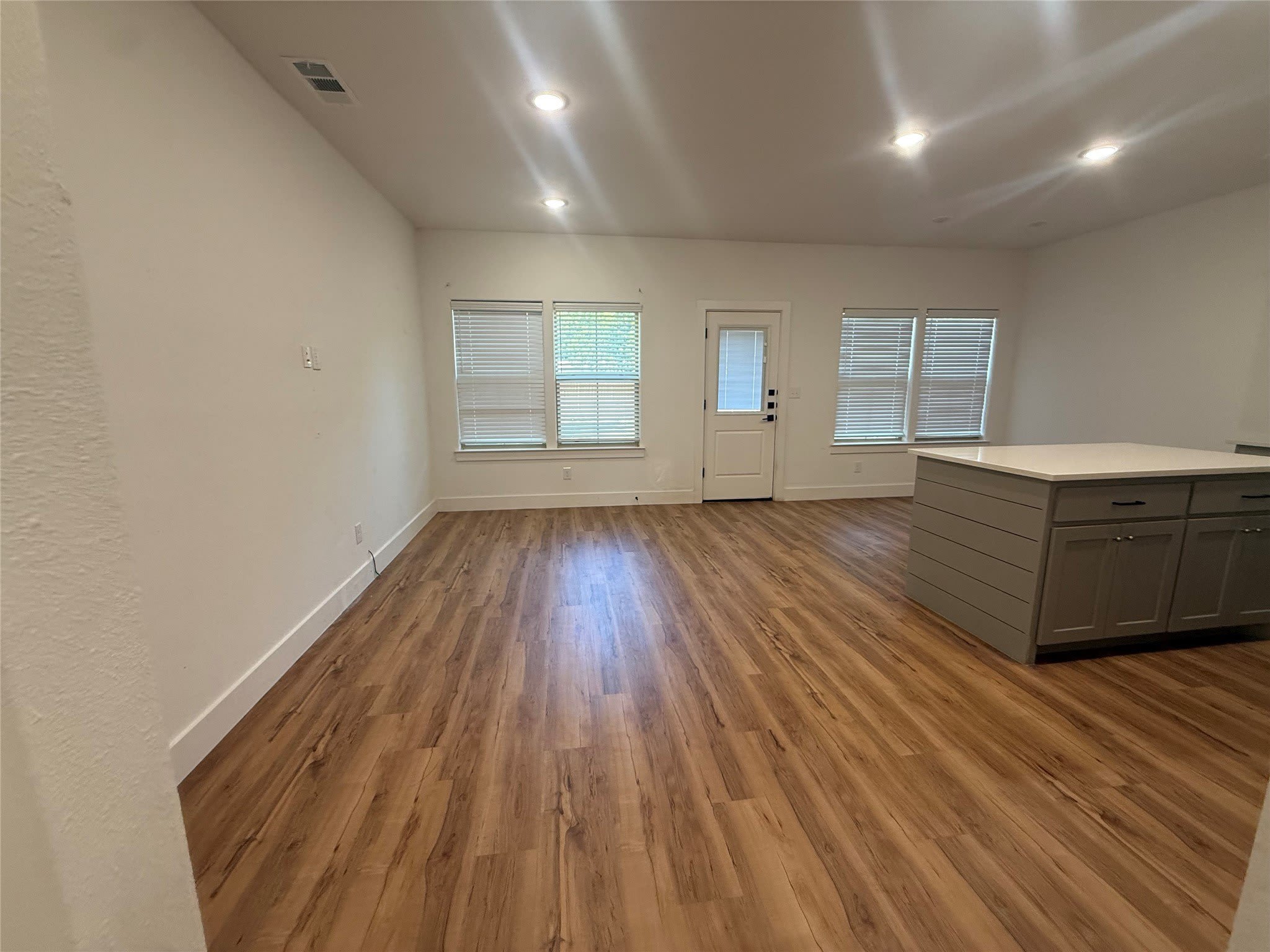 905 E 10Th Street – photo 2