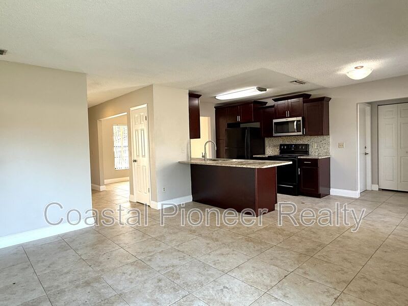 606 Sandy Creek Dr – photo 4