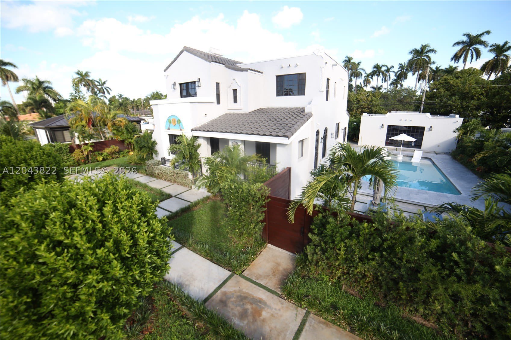 1345 Hollywood Blvd – photo 5