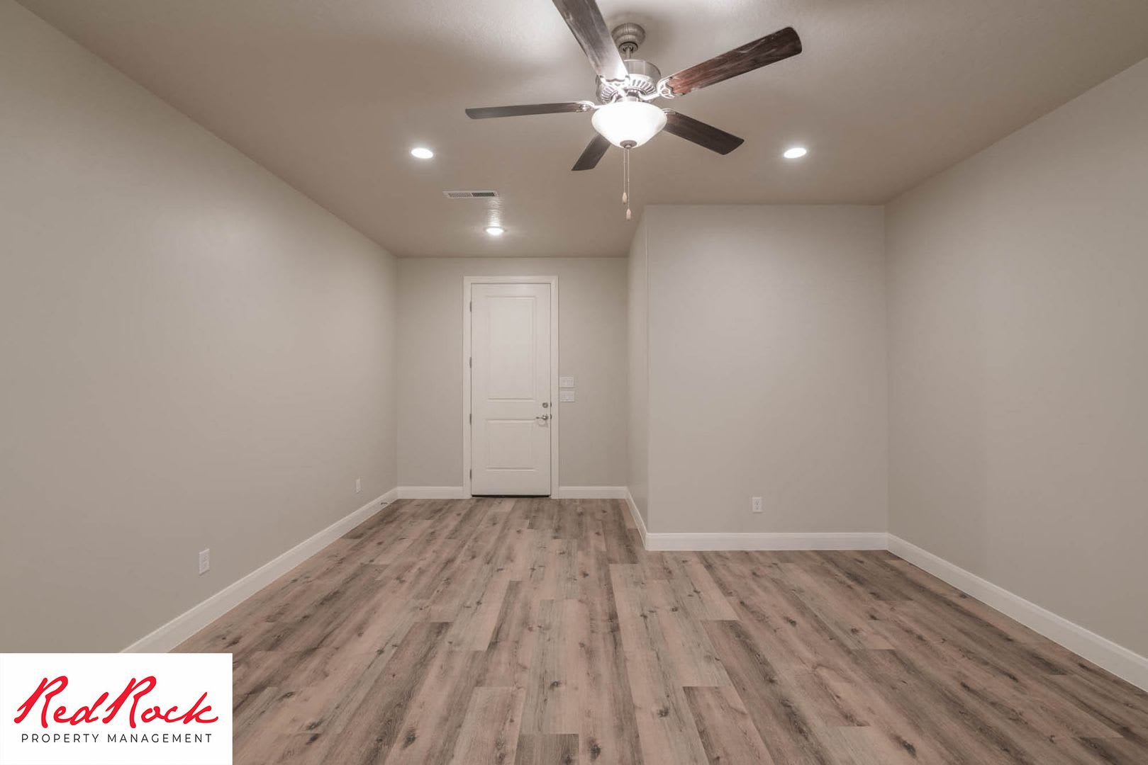 Big Space, Great Place! 4 Bedroom Townhome in Hurricane Heights – photo 5