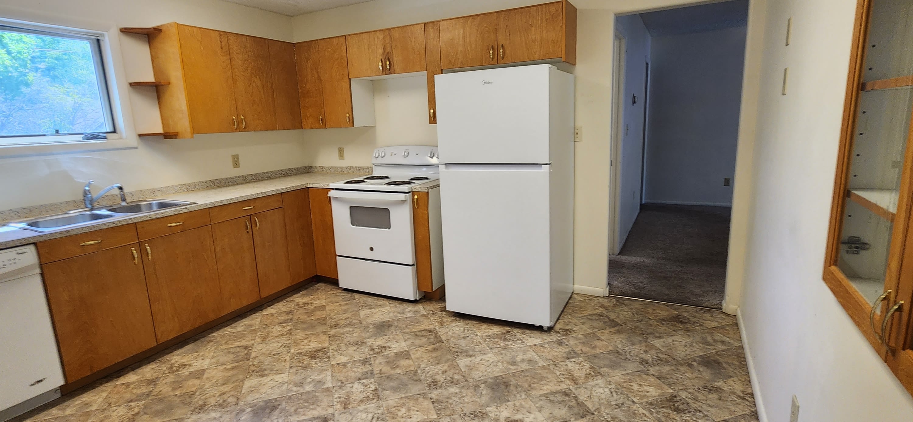 907 E 6th Ave – photo 4