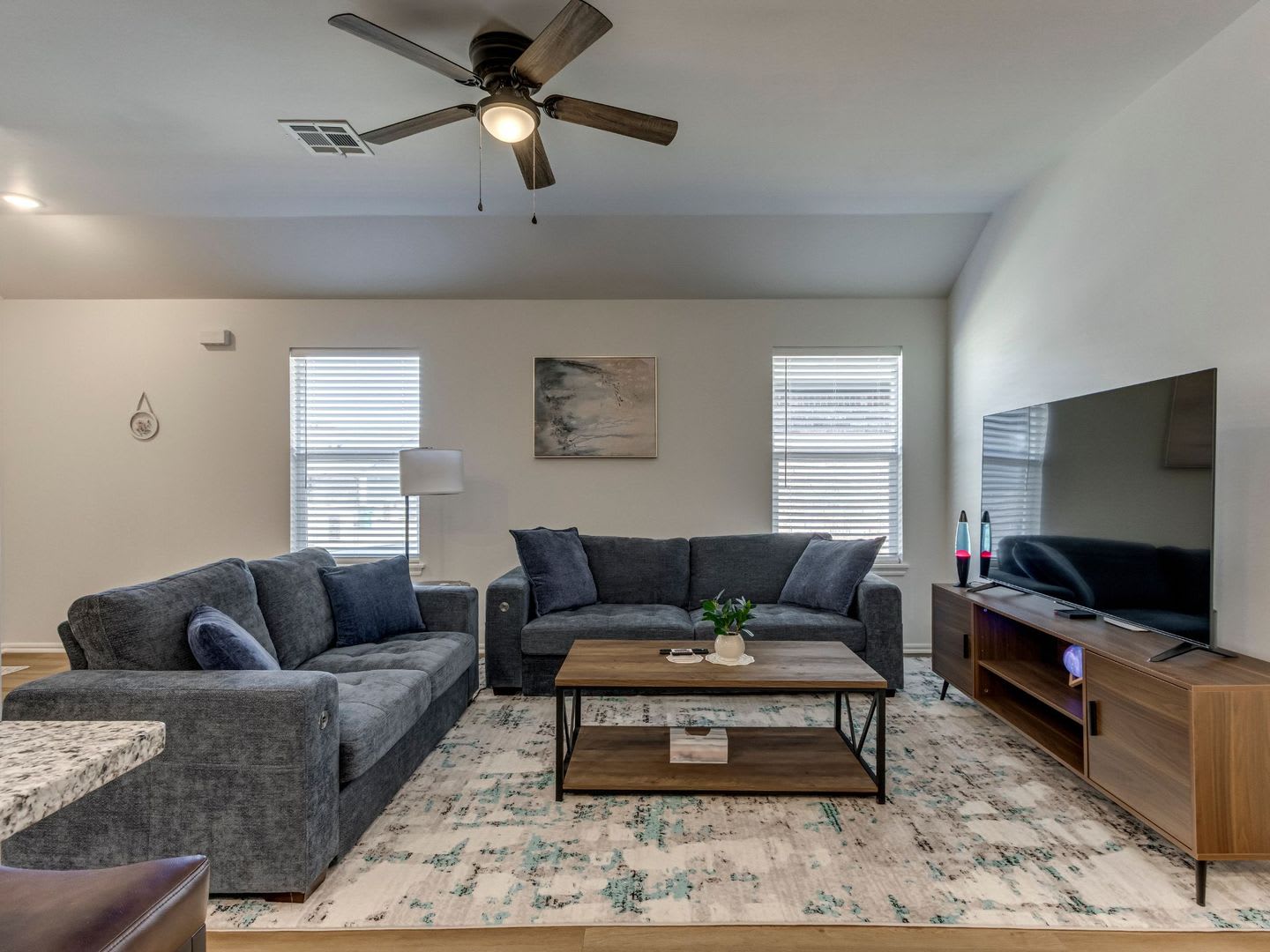 Cozy 3-Bed Retreat in Yukon – photo 2