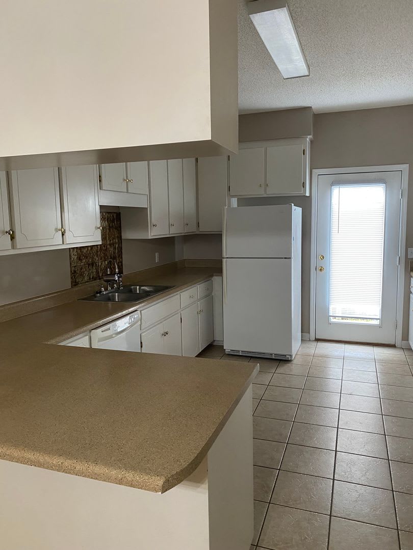 115 Woodmere Dr – photo 2