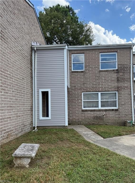 5305 Leicester Court – photo 1