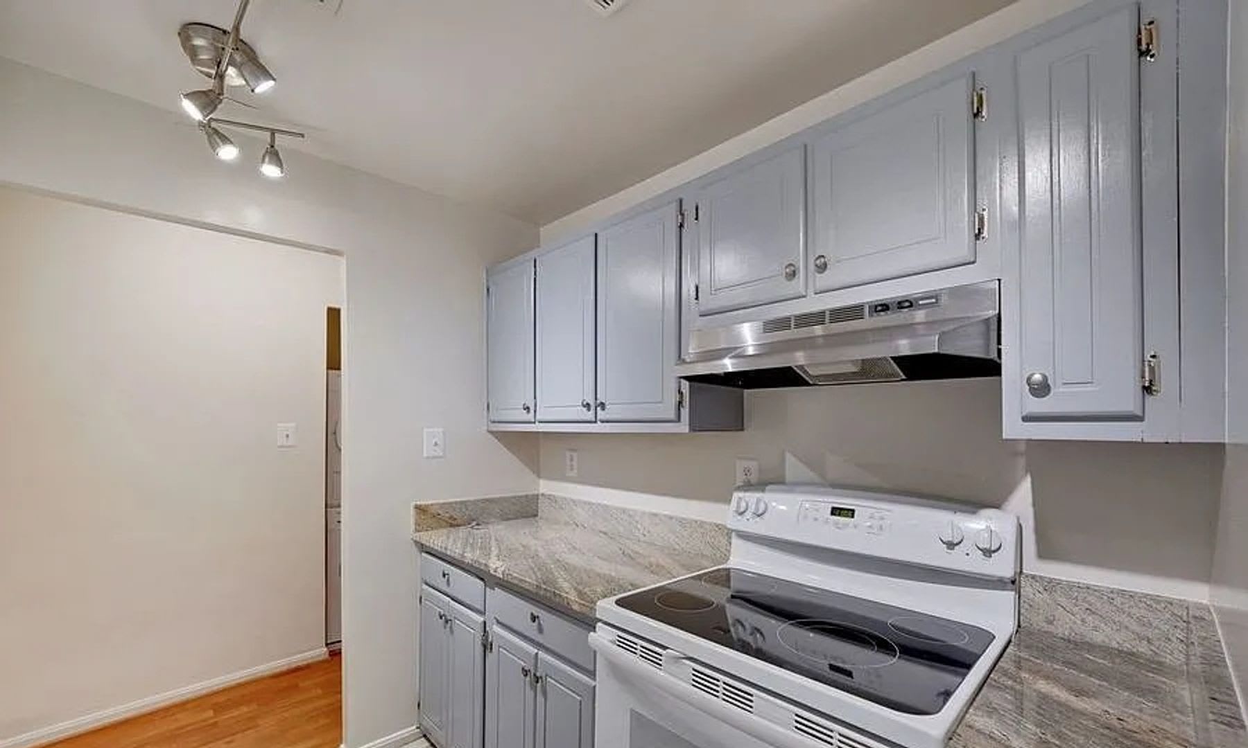Bright Spacious 3Br 2Ba In The Heart Of Columbia Heights – photo 5
