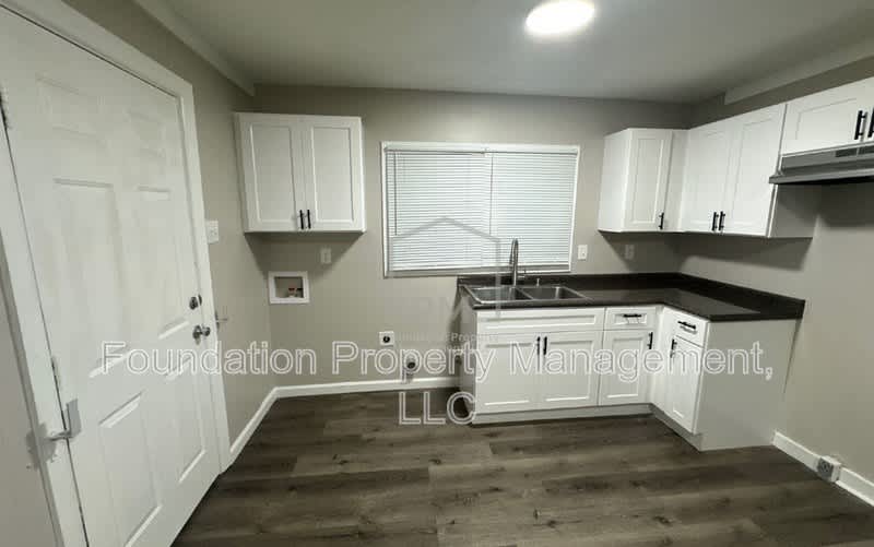 1711 South Sutton Drive – photo 4