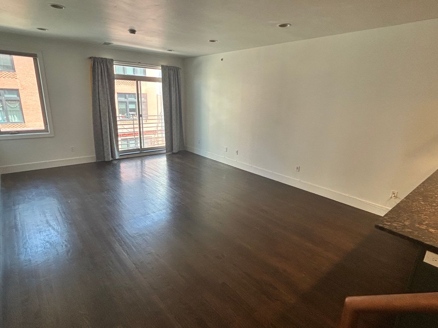 Beautiful Condo with Amazing Roof Top Deck – photo 4