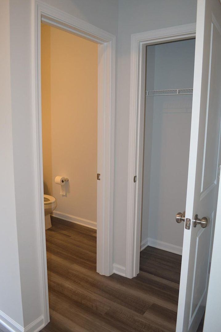 Room in 3 Bedroom Townhome at Southern Magnolia Dr – photo 2