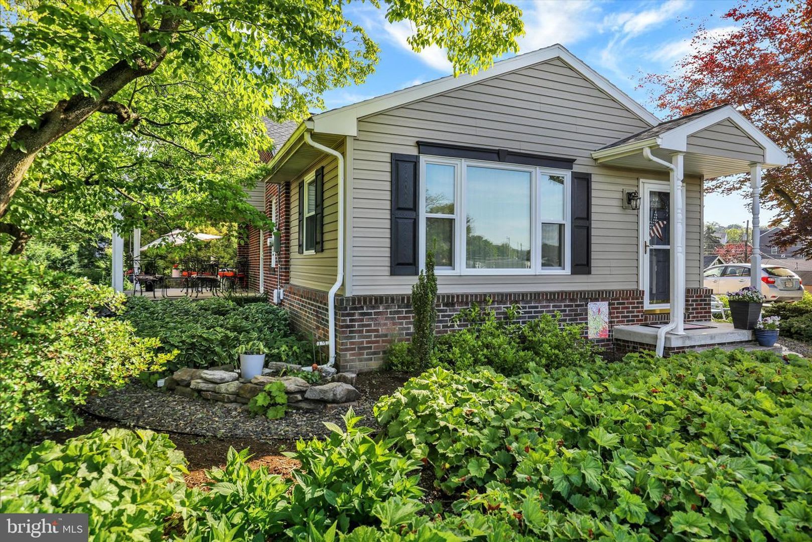 Charming 3-Bed, 2-Bath Home in Wernersville – photo 3
