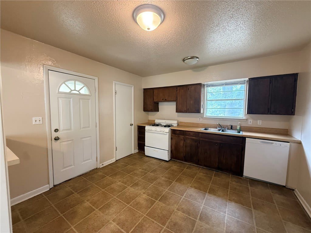 2205 Dogwood Place – photo 2