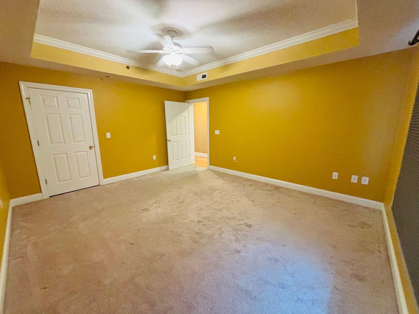 * RE-RENTAL AVAILABLE 10/12/26 * 1 Bedroom, 1 Bath Condo – photo 4