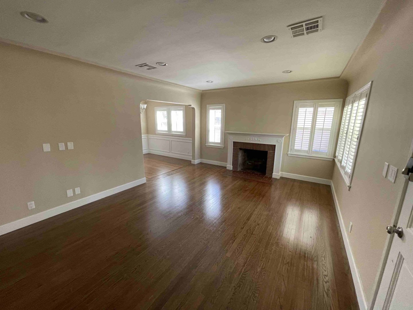 LOVELY UPGRADED STUDIO CITY HOME! – photo 2