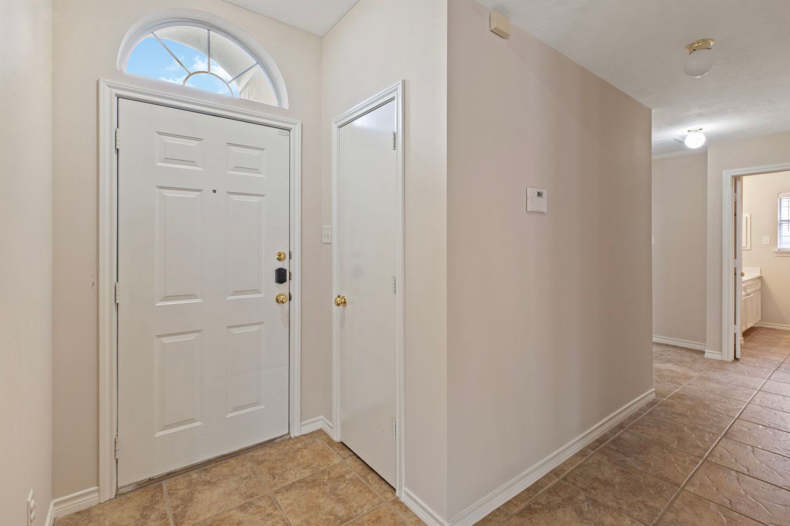 MAY MOVE IN! 3 Bed, 2 Bath Home in Bryan Available Now! – photo 4