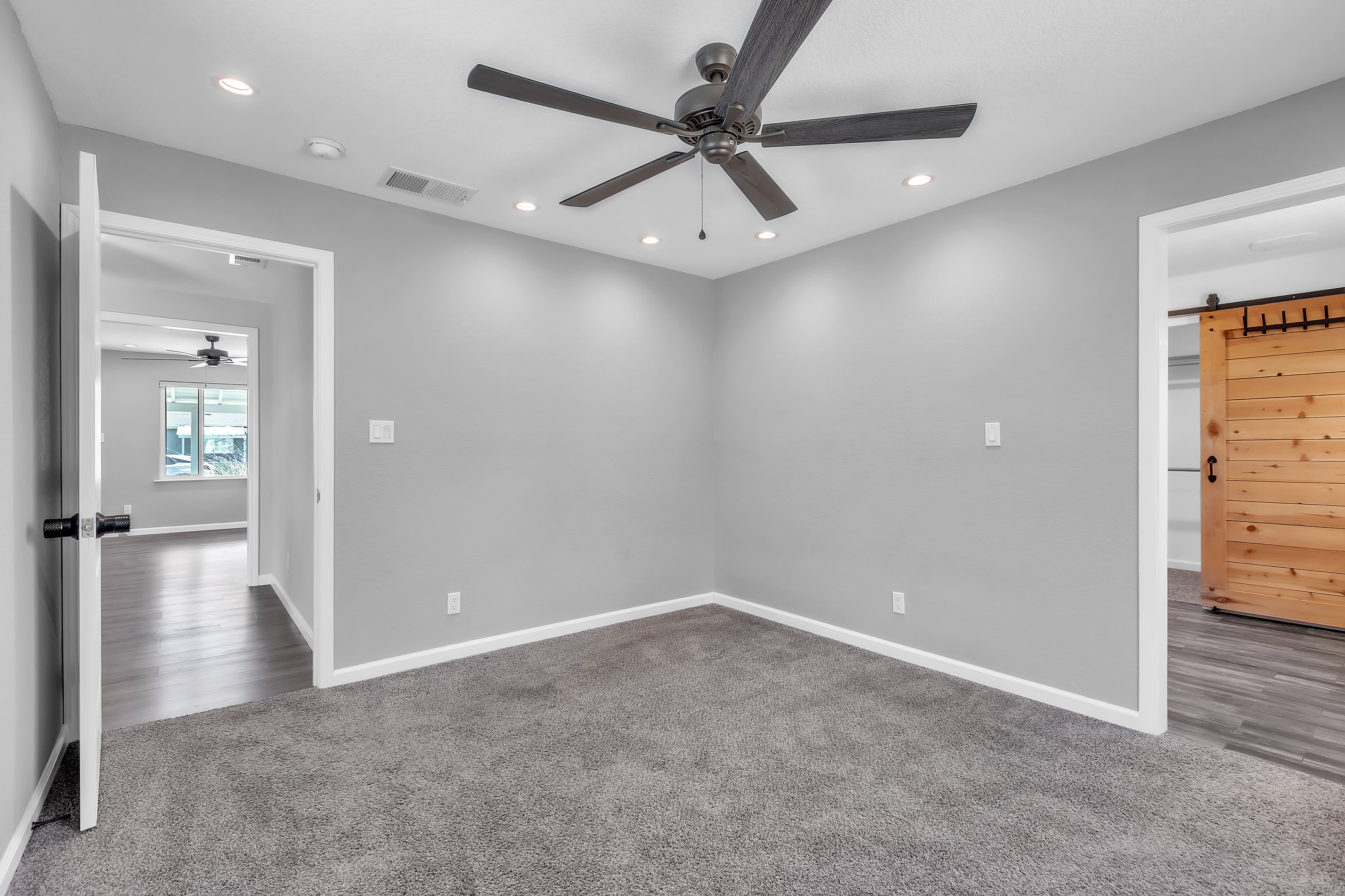 6321 35Th Ave – photo 5