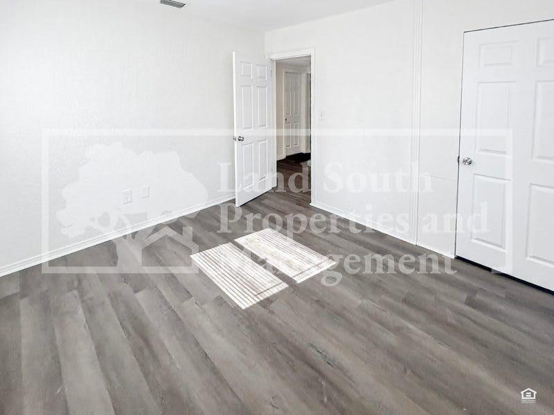 2152 Colonial Avenue – photo 5