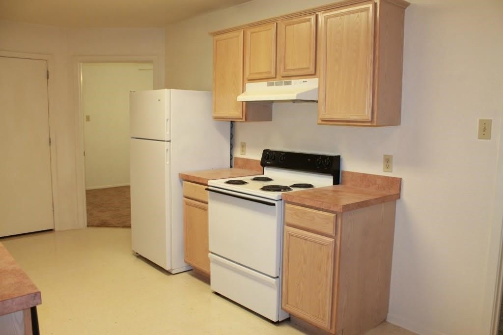 1424 Walters Drive – photo 3