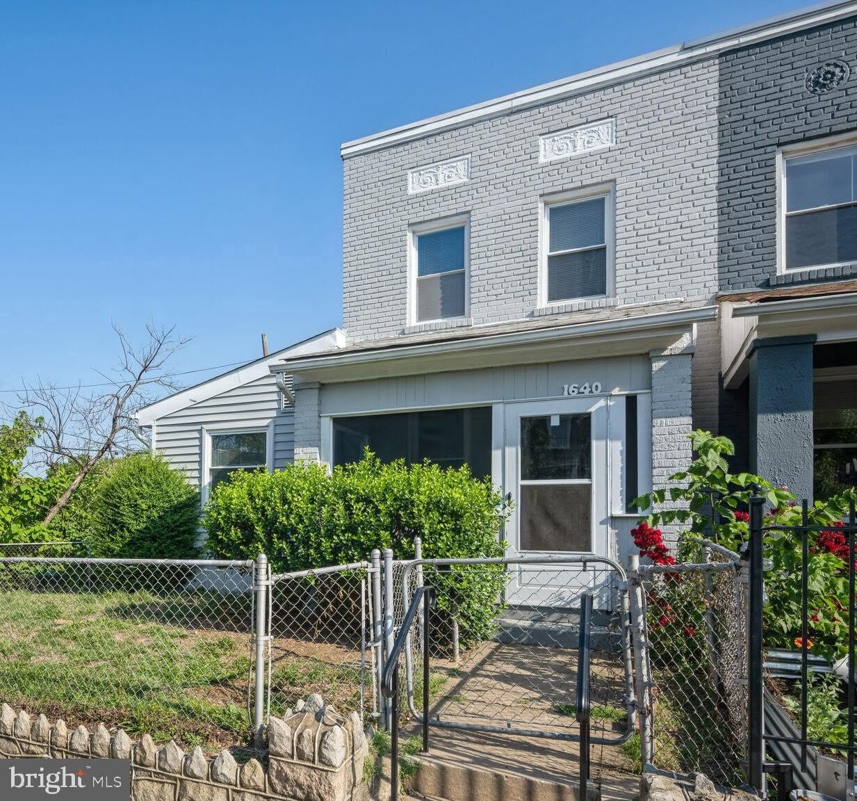 1640 L ST NE – photo 1