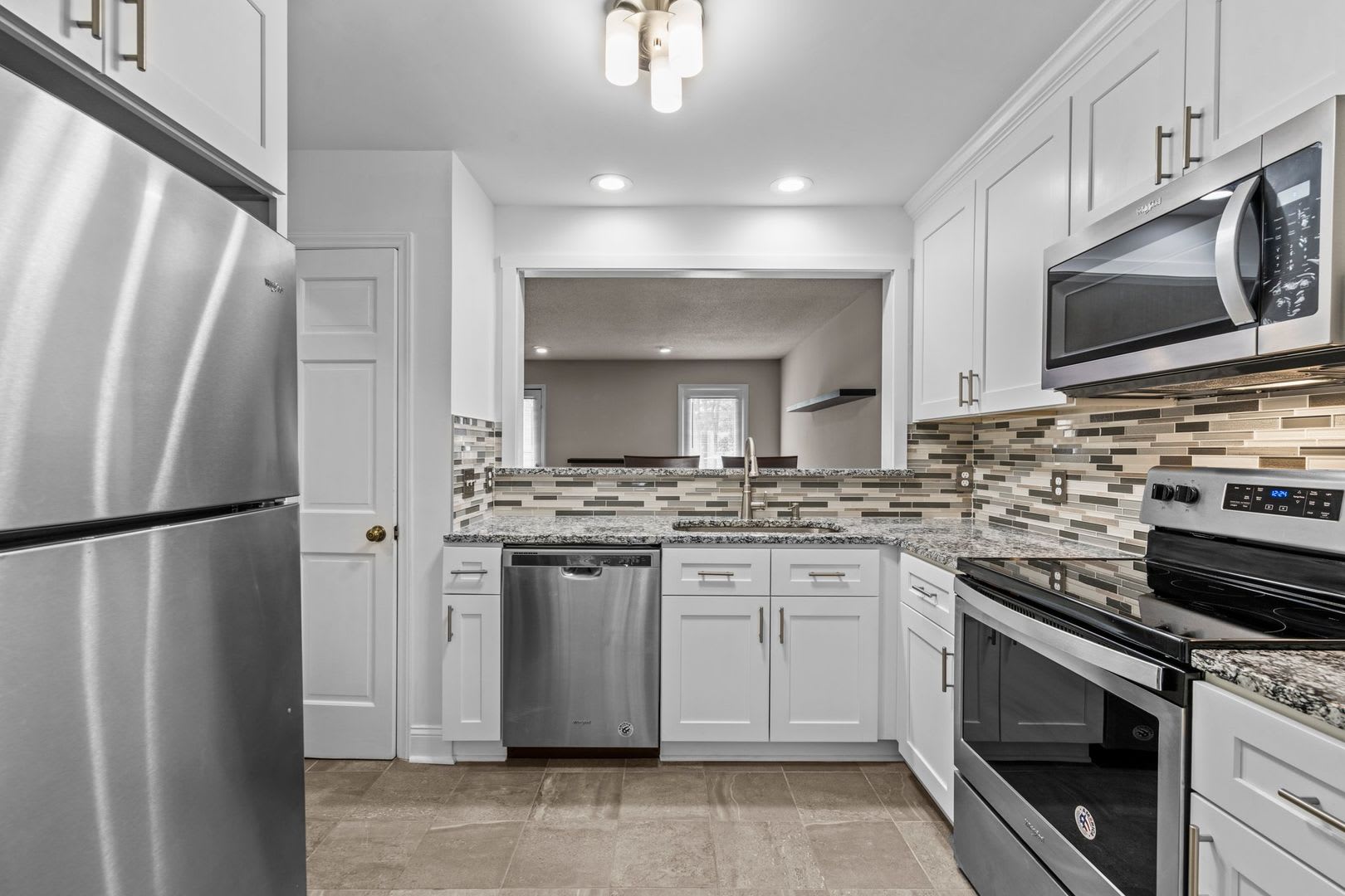 Updated And Adorable 2 Bedroom Townhome In N E Raleigh Near Rex Glenwood Crabtree Pet Friendly – photo 5