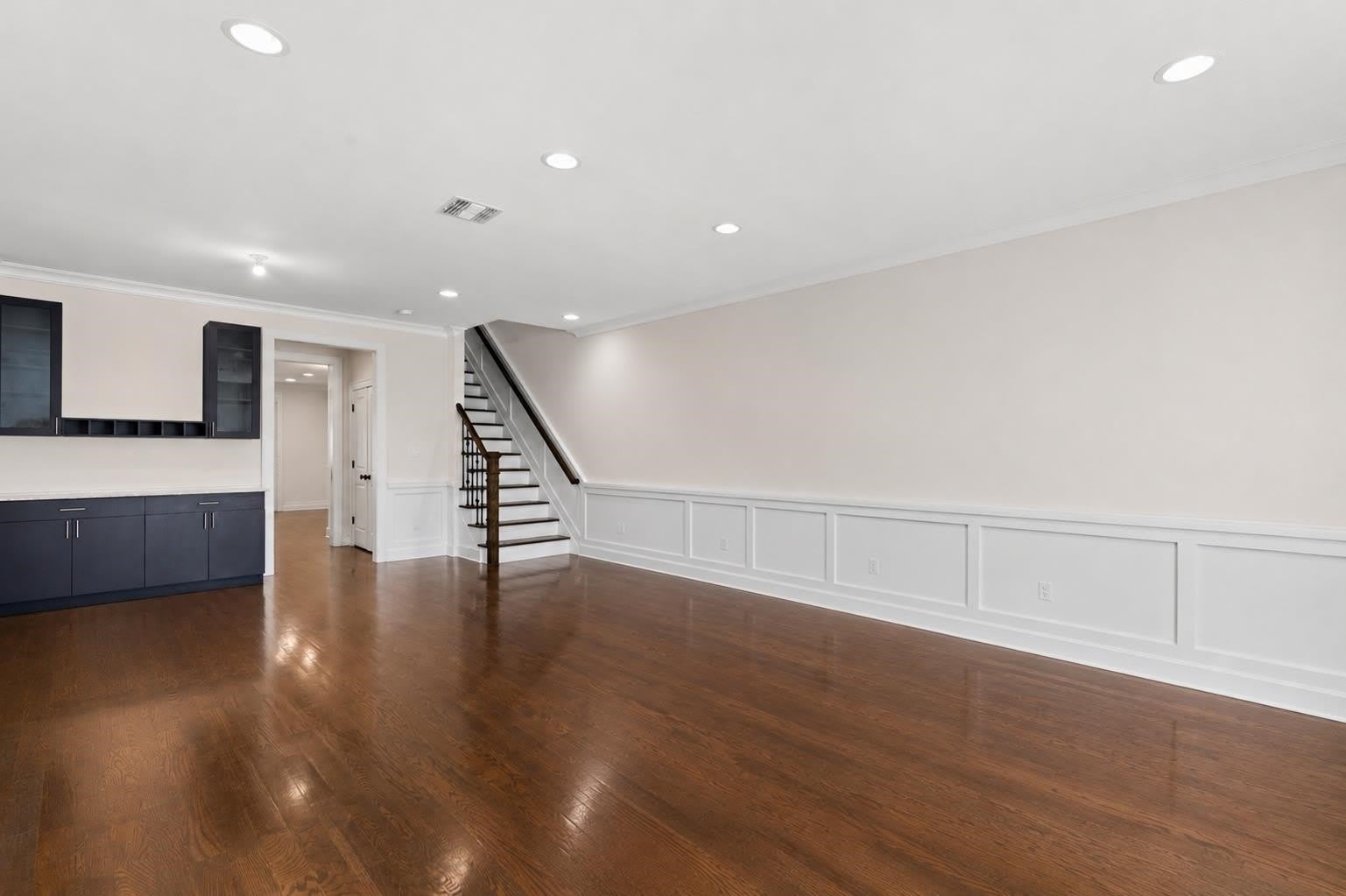 1627 JOHN ST – photo 2