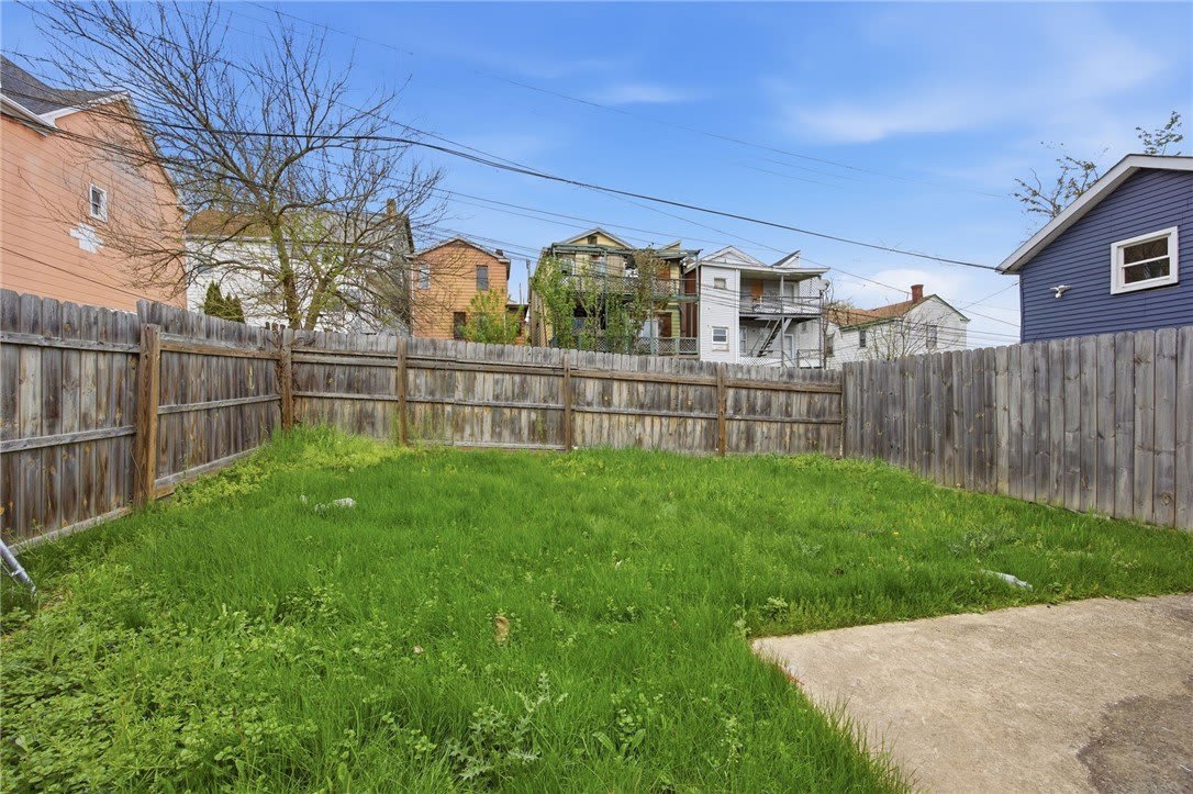 720 Mary St – photo 2
