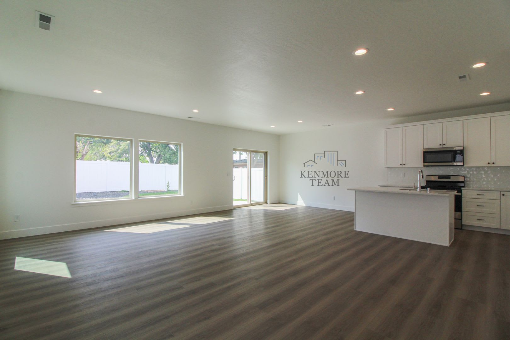 4 Bedroom, 2.5 Bath Duplex in Kennewick – photo 2