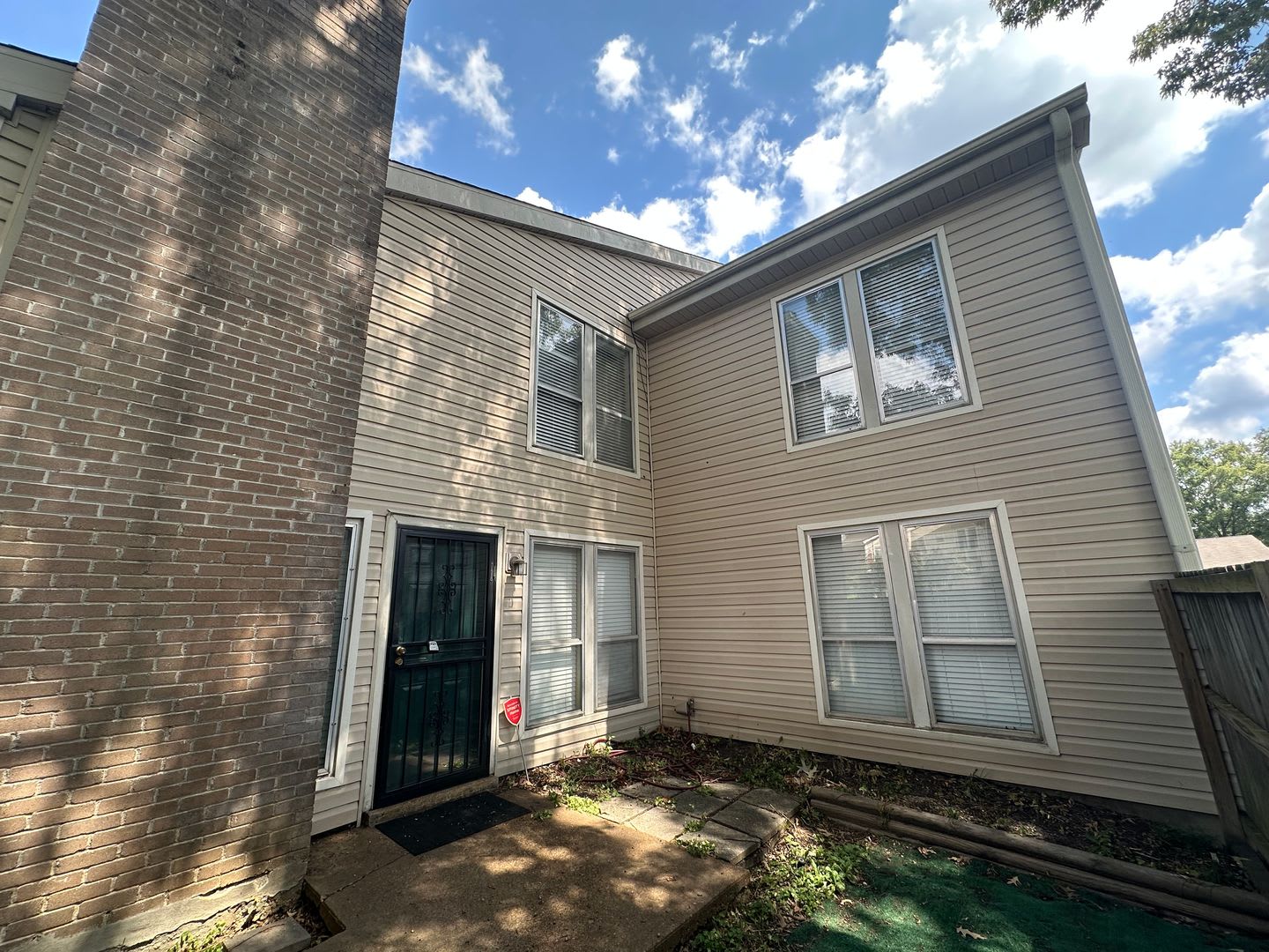 3BD/2BA Townhouse located on the Germantown/Memphis Line! – photo 2