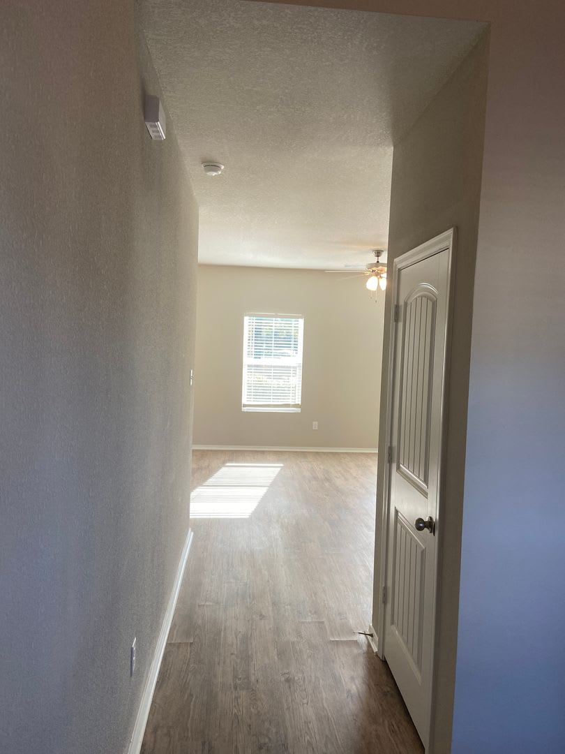Now Pre-Leasing! Classic Traditional Home with Modern Finishes – photo 4