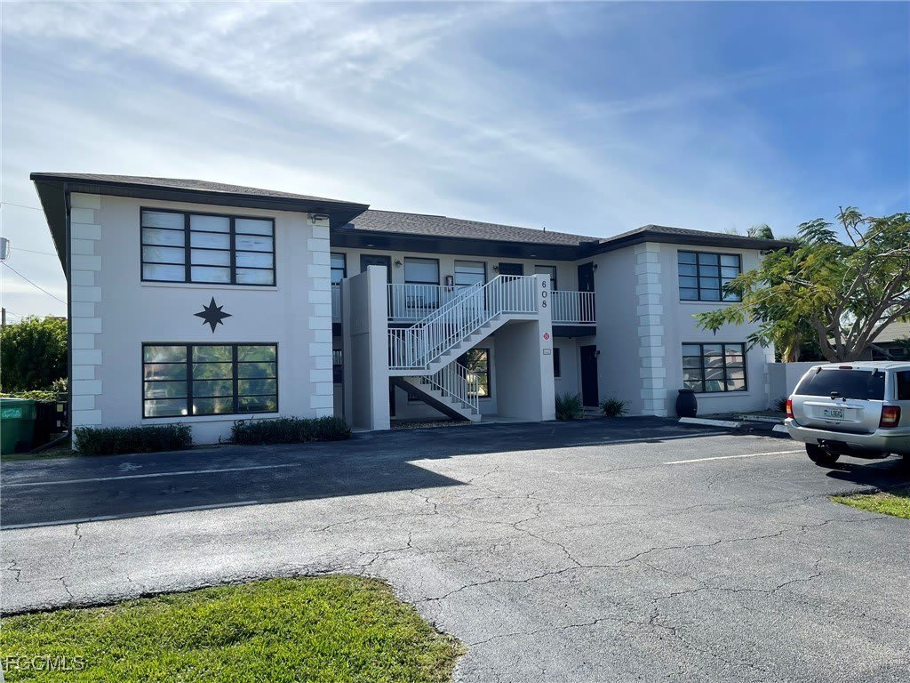 608 SE 46th Lane – photo 1