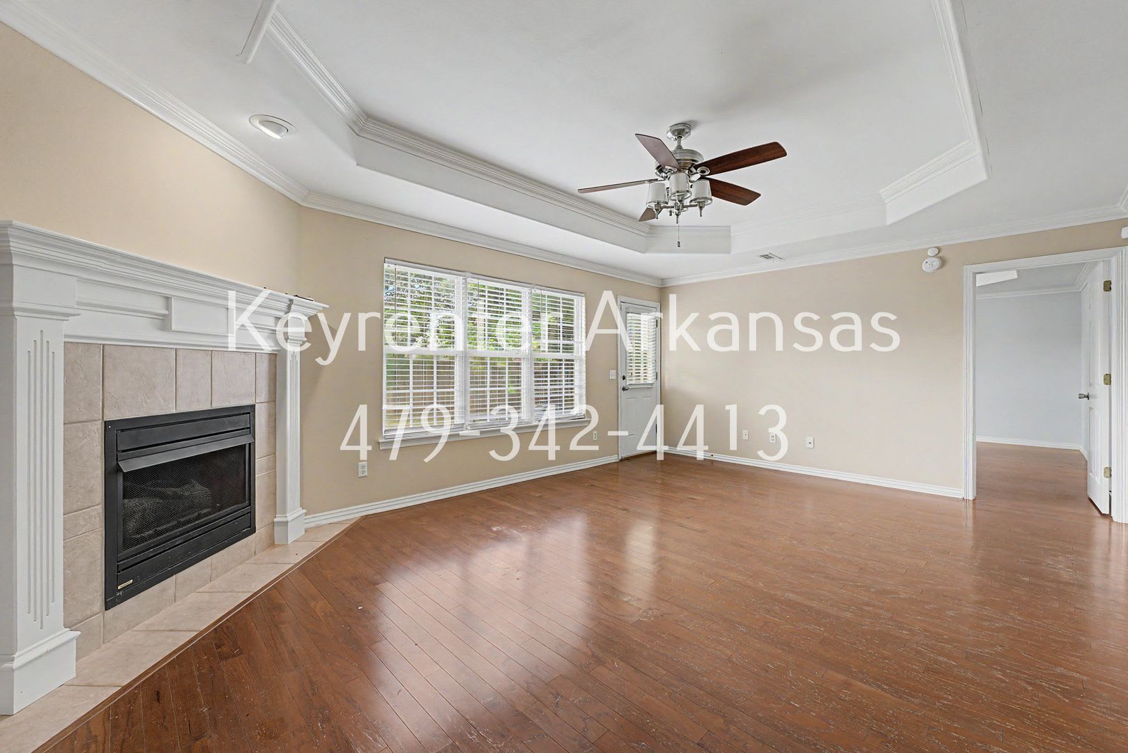 Beautiful 3 Bed, 2 Bath Bentonville Home with Fireplace & Fenced Backyard – photo 4