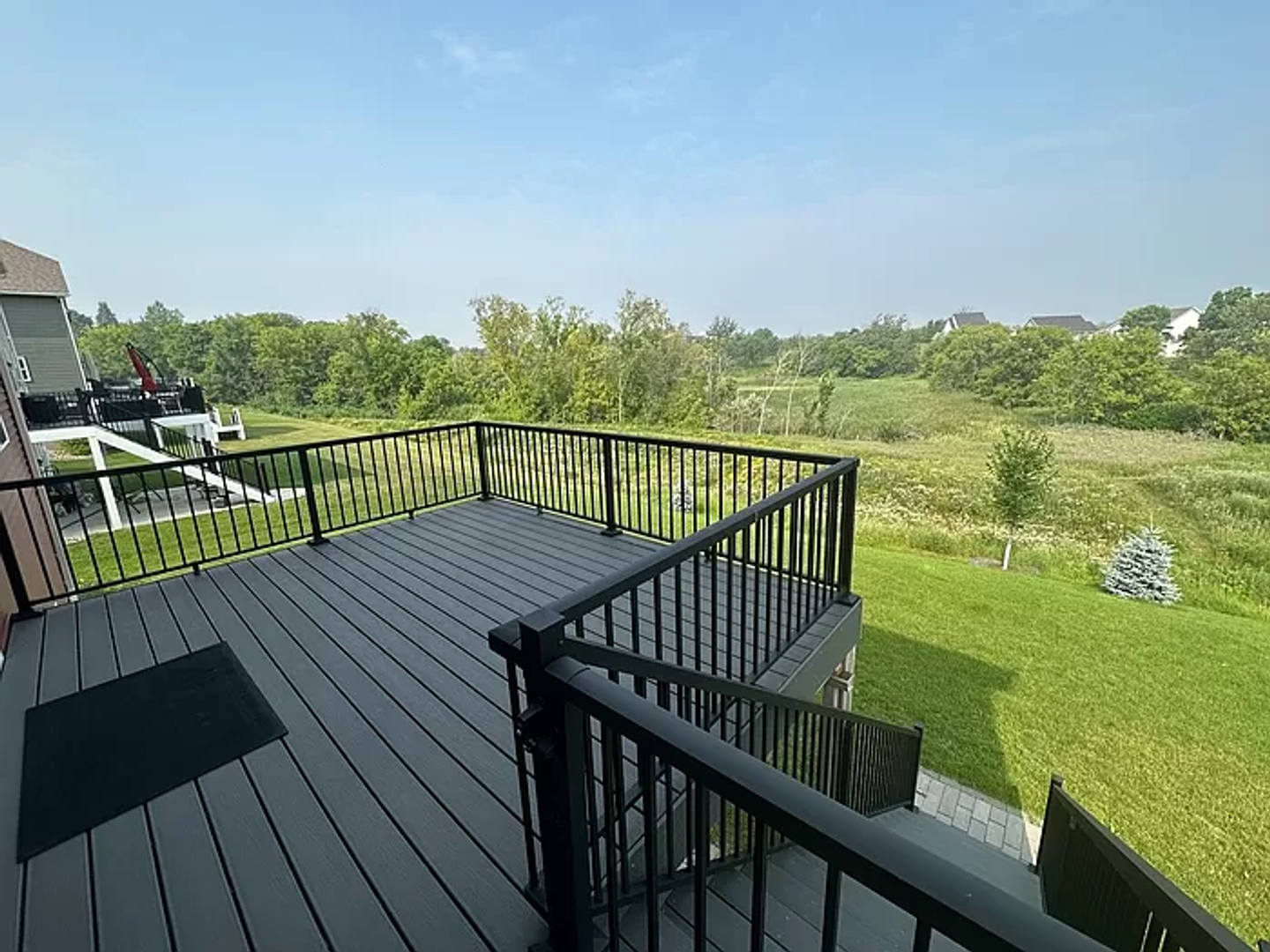 Gorgeous 5 Bedroom, 3.5 Bath Single Family Home w/Sun Deck! – photo 3
